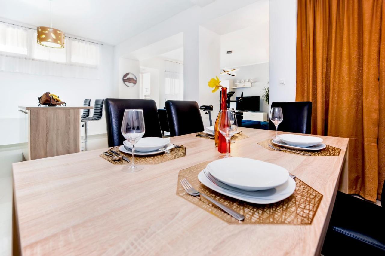 Lea'S Apartment ロヴィニ エクステリア 写真