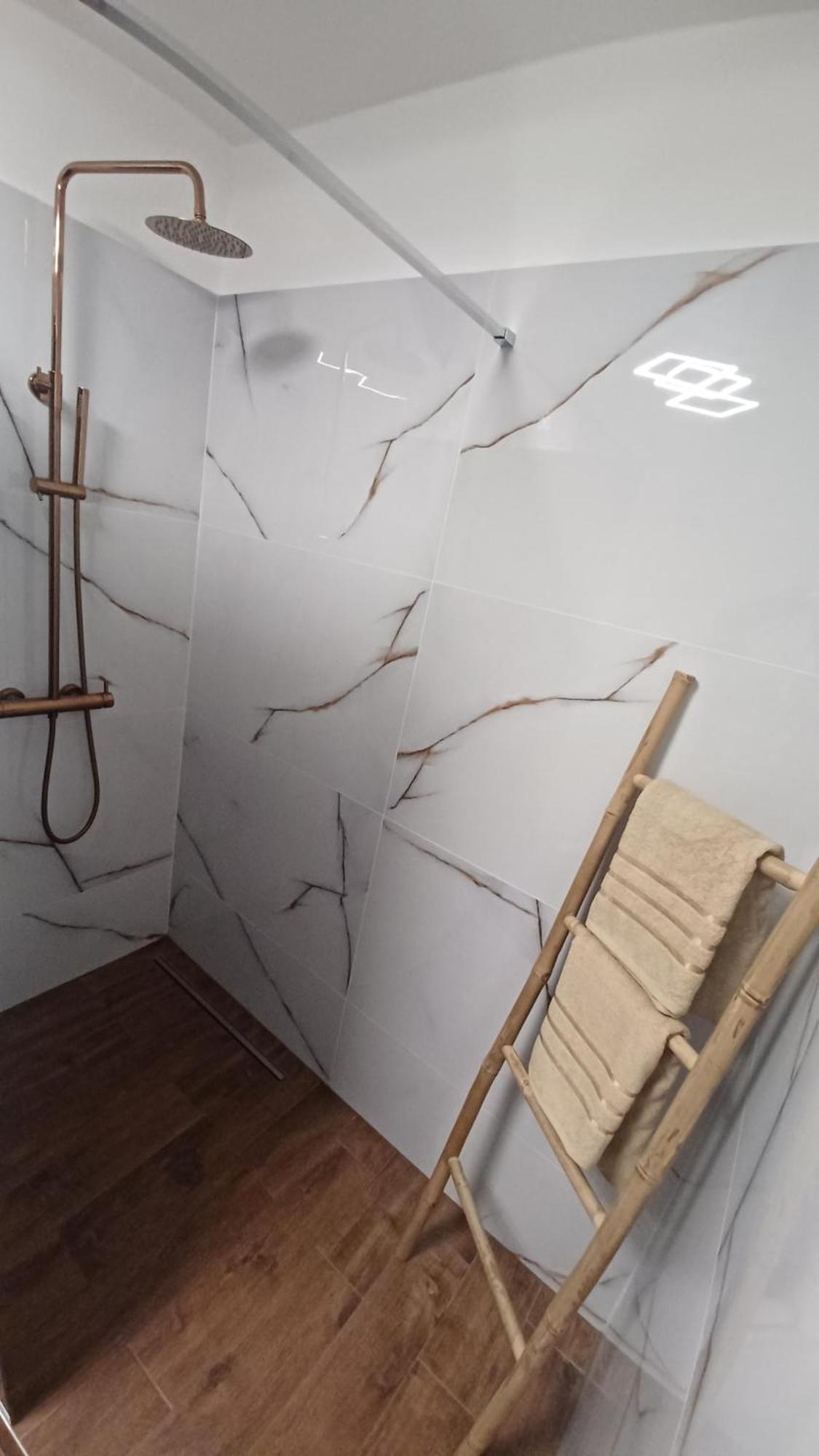 Lea'S Apartment ロヴィニ エクステリア 写真